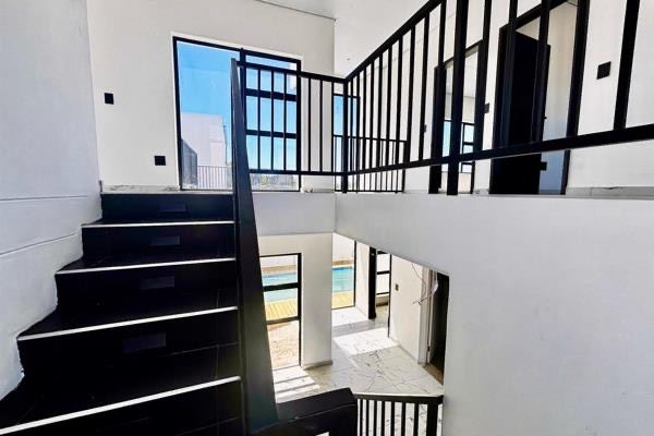 4 Bedroom Property for Sale in Sandown Western Cape